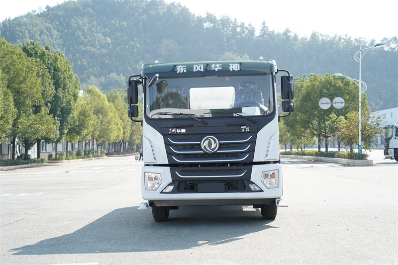 東風華神T5-220馬力灑水車 15方（燃油車） EQ5181GPSSEH6