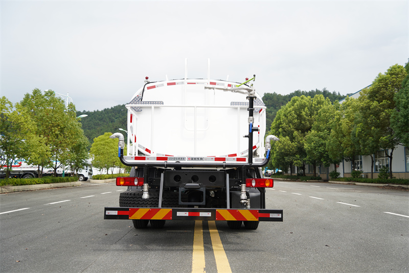 東風天錦VR灑水車 15方（燃油車） EQ5183GPSSDF6