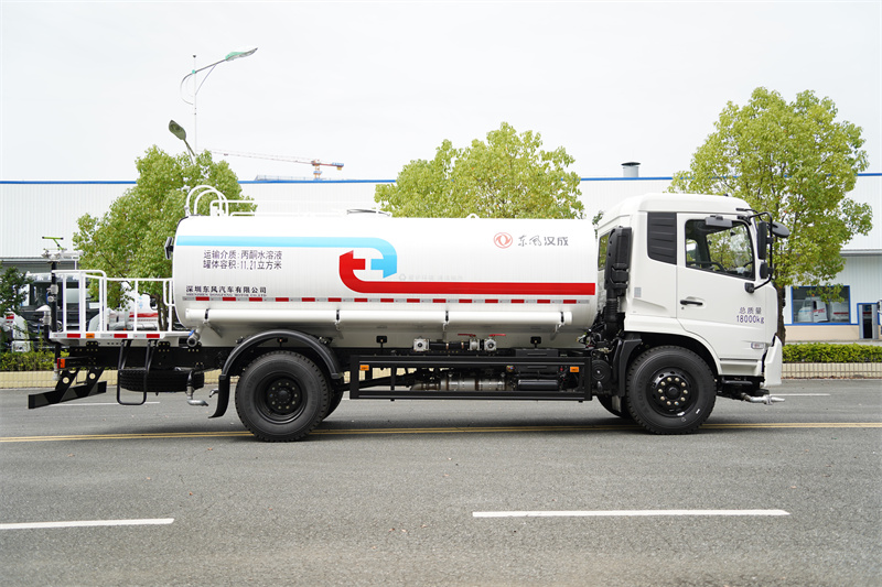 東風天錦VR灑水車 15方（燃油車） EQ5183GPSSDF6